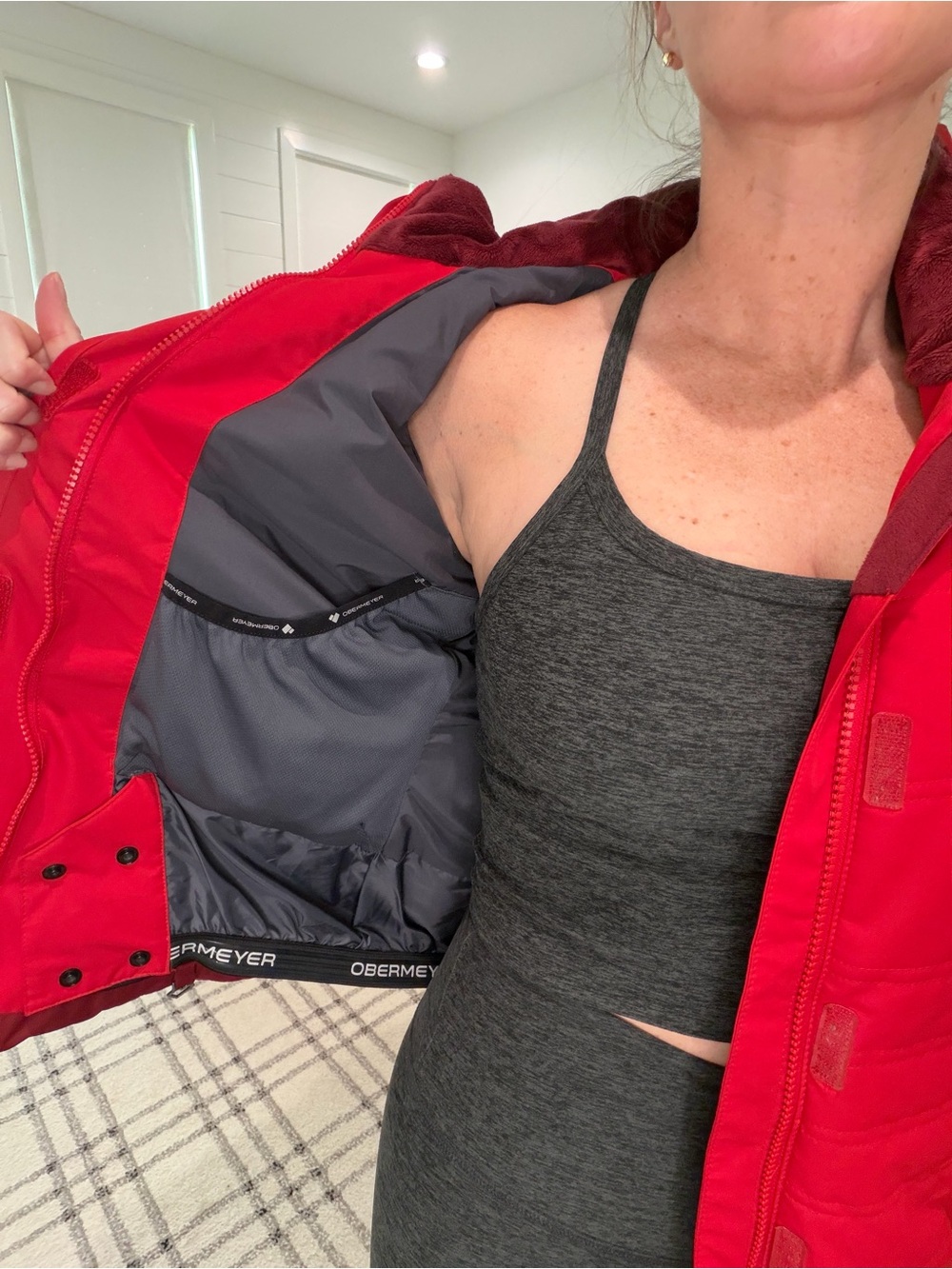 Obermeyer Red Ski Jacket with Faux Fur Trim - Picture 8 of 8